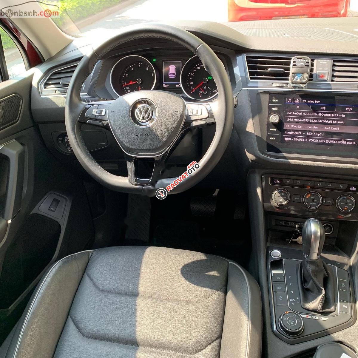 Bán ô tô Volkswagen Tiguan sản xuất 2019, màu đỏ, xe nhập chính hãng-8