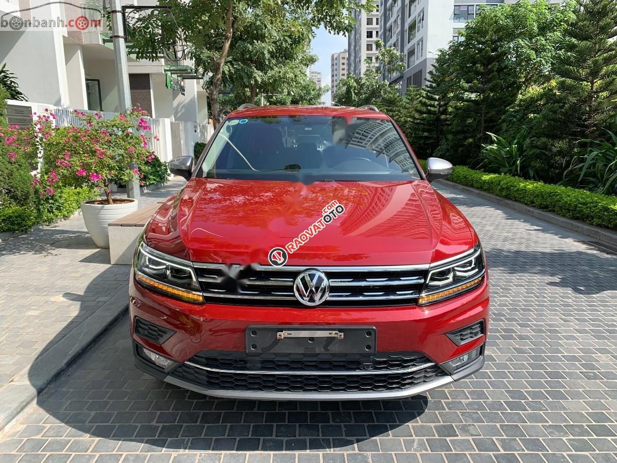 Bán ô tô Volkswagen Tiguan sản xuất 2019, màu đỏ, xe nhập chính hãng-1