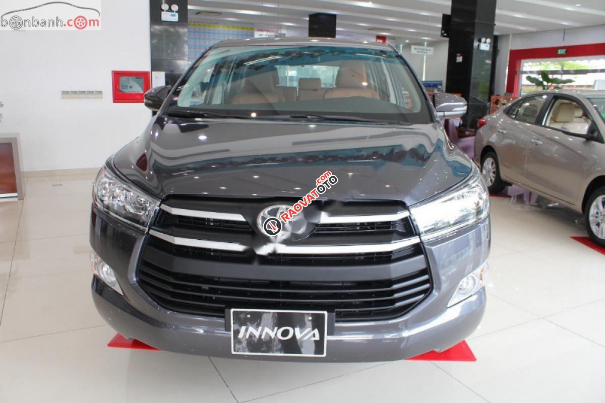 Cần bán Toyota Innova 2.0E đời 2019, màu bạc, giá chỉ 731 triệu-2