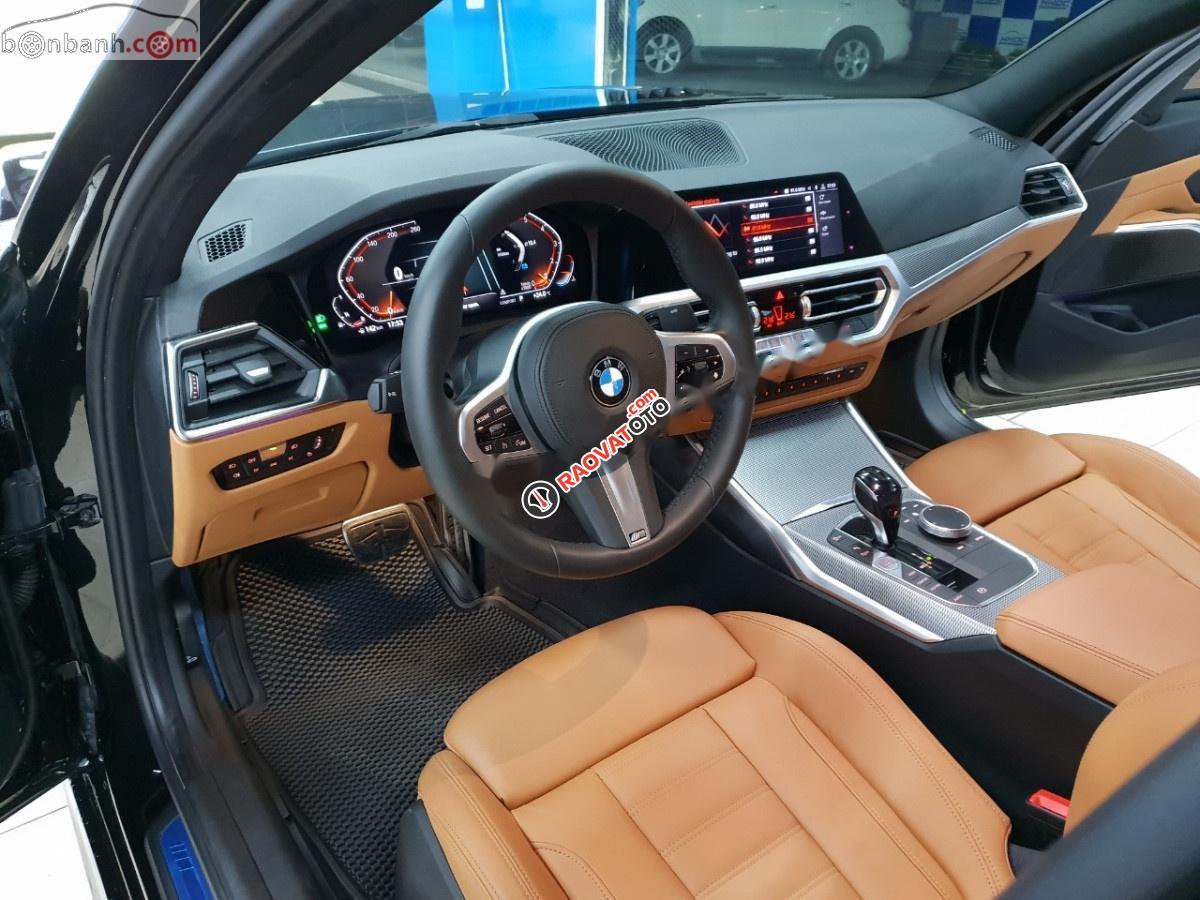 Bán BMW 3 Series 330i năm 2019, màu đen, xe nhập chính chủ-4