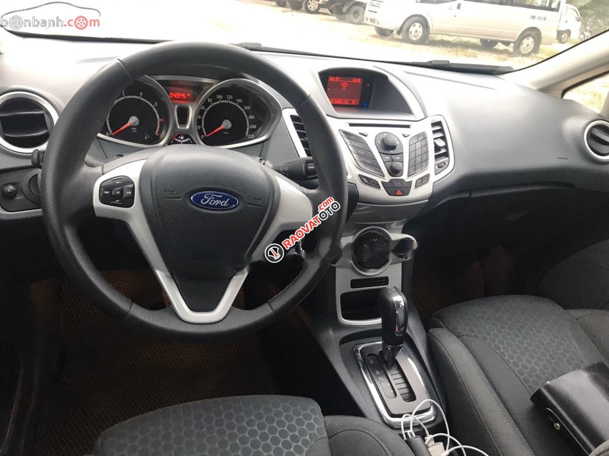 Cần bán lại xe Ford Fiesta sản xuất năm 2013, màu trắng xe nguyên bản còn mới-7