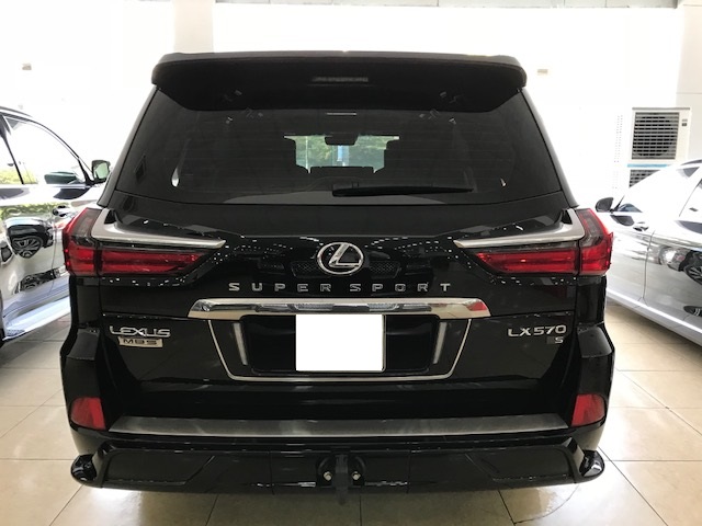 Bán Lexus LX570 MBS màu đen phiên bản 4 chỗ ngồi xe siêu mới. Sản xuất cuối 2018 đăng ký T6.2019-4