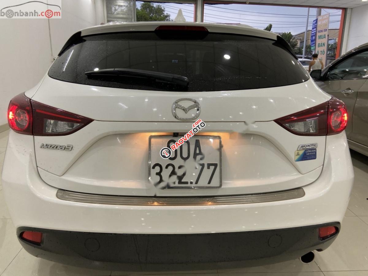 Bán Mazda 3 1.5 AT năm 2016, màu trắng, số tự động, giá tốt-6