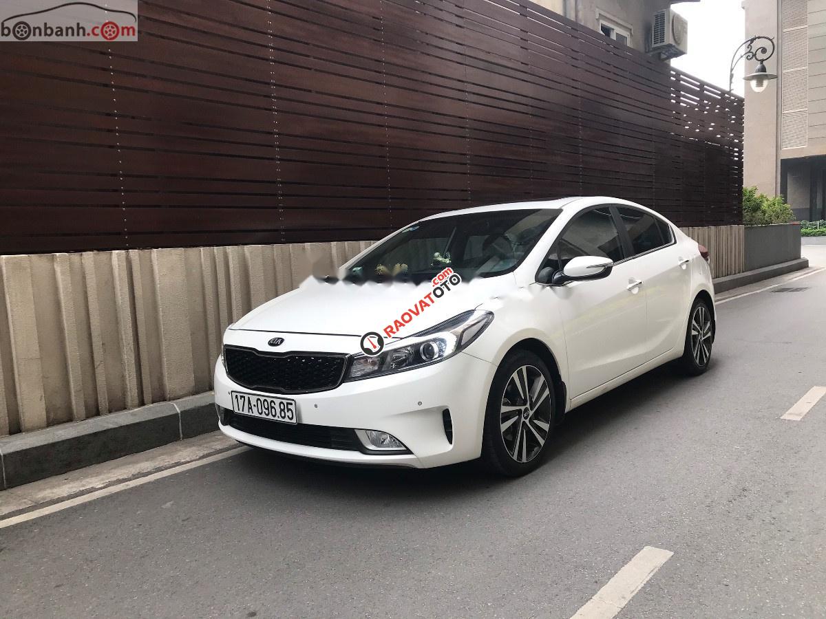 Bán Kia Cerato sản xuất 2018, màu trắng xe nguyên bản-0