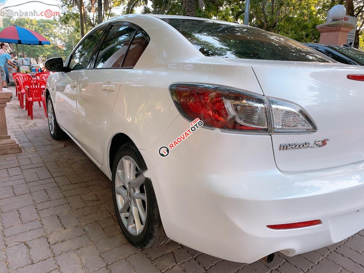 Cần bán gấp Mazda 3 sản xuất 2014, màu trắng xe còn mới-1