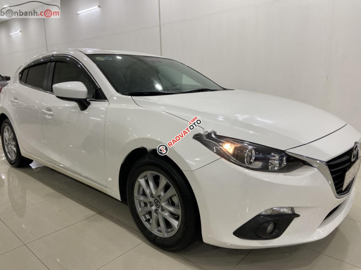 Bán Mazda 3 1.5 AT năm 2016, màu trắng, số tự động, giá tốt-9