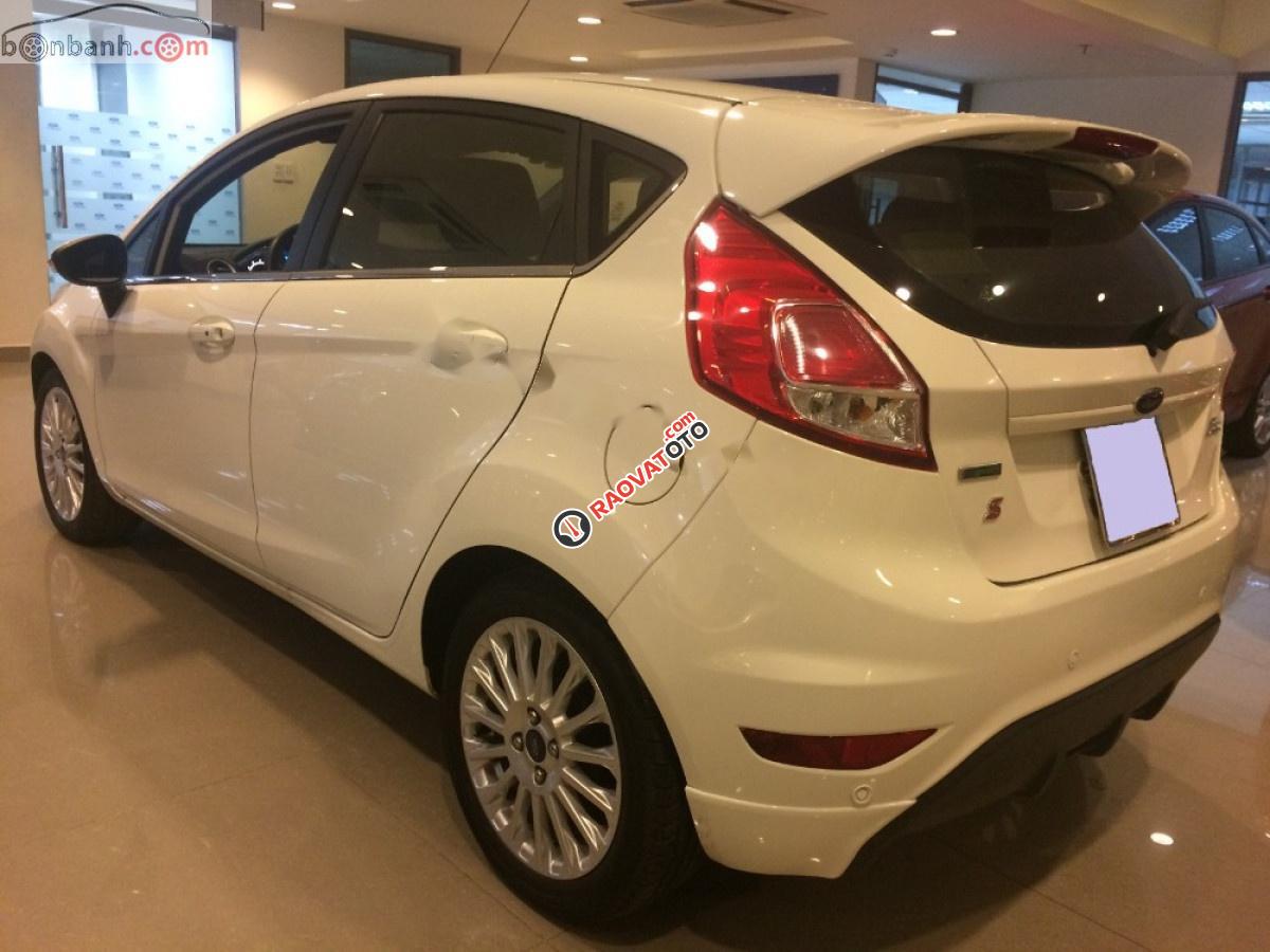 Cần bán lại Ford Fiesta 1.0L Ecoboost năm sản xuất 2015, màu trắng-3