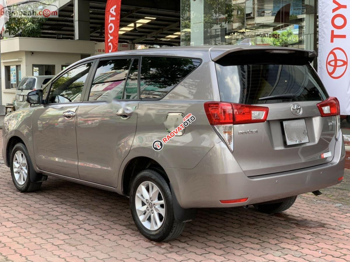Bán xe cũ Toyota Innova 2.0E năm 2019, số sàn-1