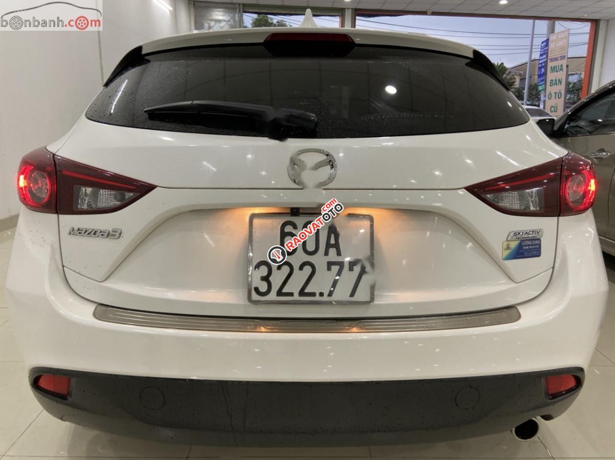 Bán Mazda 3 1.5 AT năm 2016, màu trắng, số tự động, giá tốt-7
