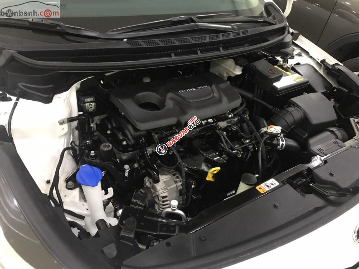 Bán Kia Cerato 1.6 AT sản xuất 2018, màu trắng số tự động, giá 590tr-8