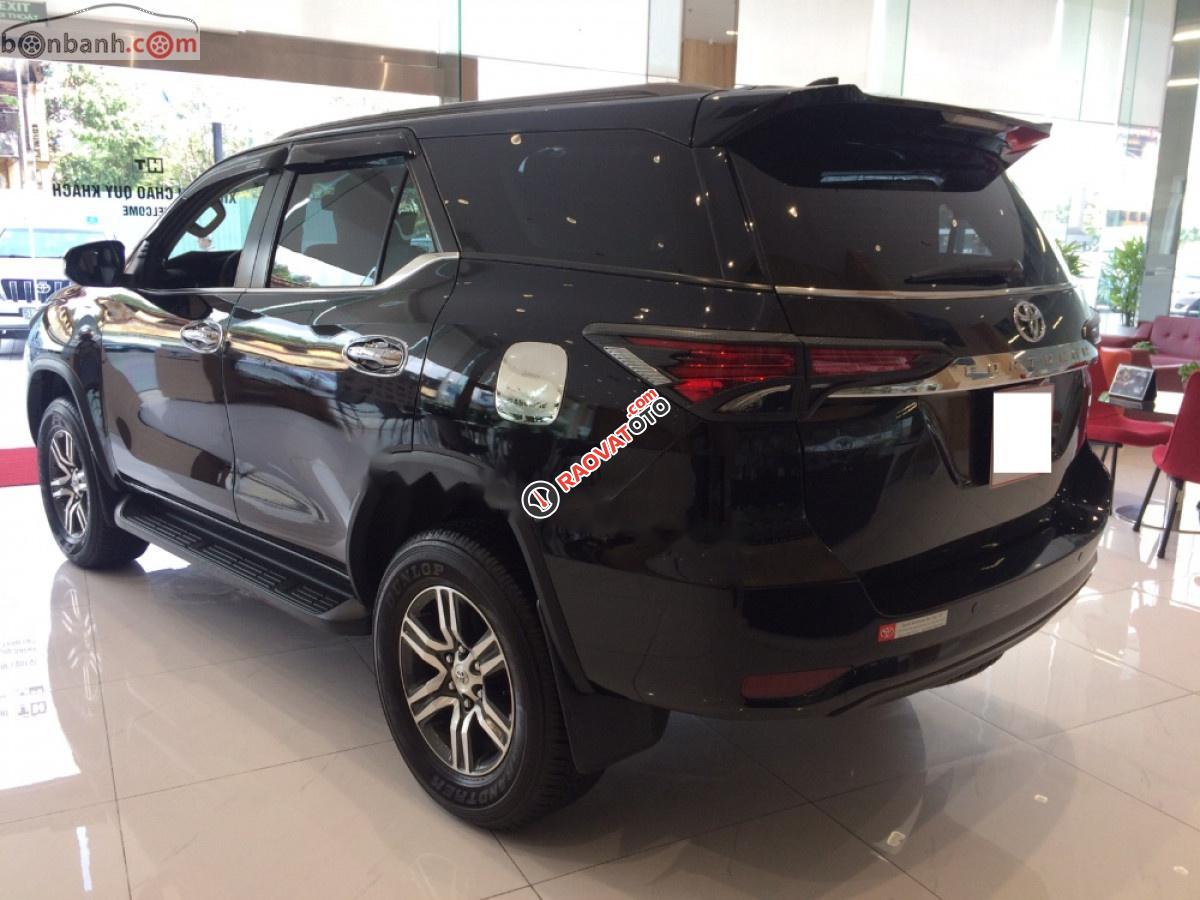 Cần bán lại xe Toyota Fortuner 2017, màu đen, xe nhập chính hãng-7