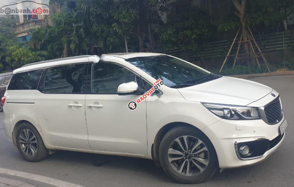Cần bán lại xe Kia Sedona 2.2 DATH năm sản xuất 2016, màu trắng-2