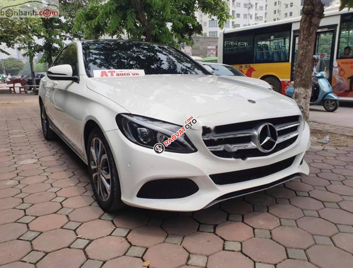 Cần bán Mercedes C200 đời 2018, màu trắng-7