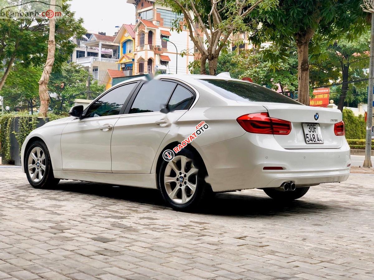 Cần bán gấp BMW 3 Series 320i đời 2017, màu trắng, xe nhập-3