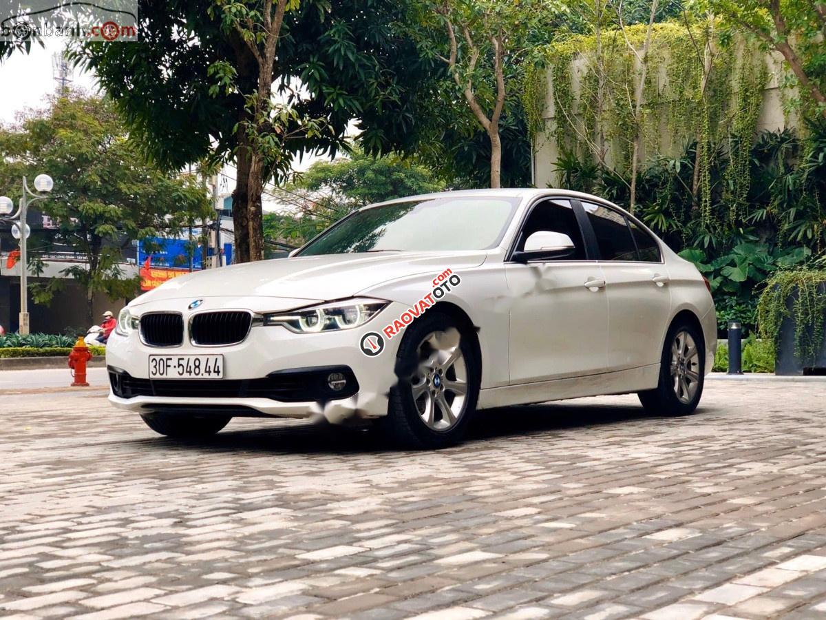Cần bán gấp BMW 3 Series 320i đời 2017, màu trắng, xe nhập-6