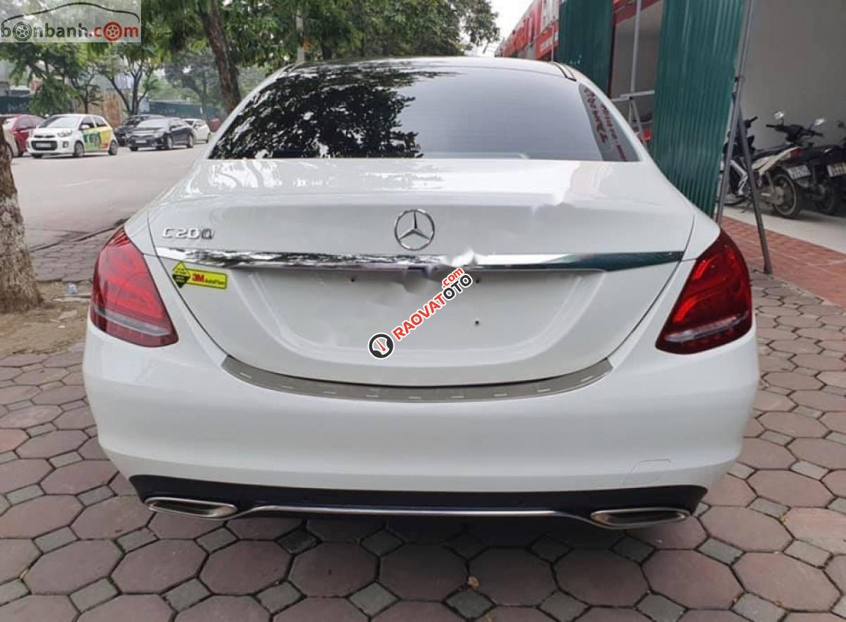Cần bán Mercedes C200 đời 2018, màu trắng-6