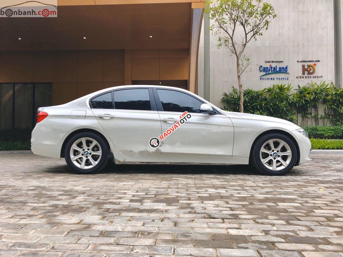 Cần bán gấp BMW 3 Series 320i đời 2017, màu trắng, xe nhập-9