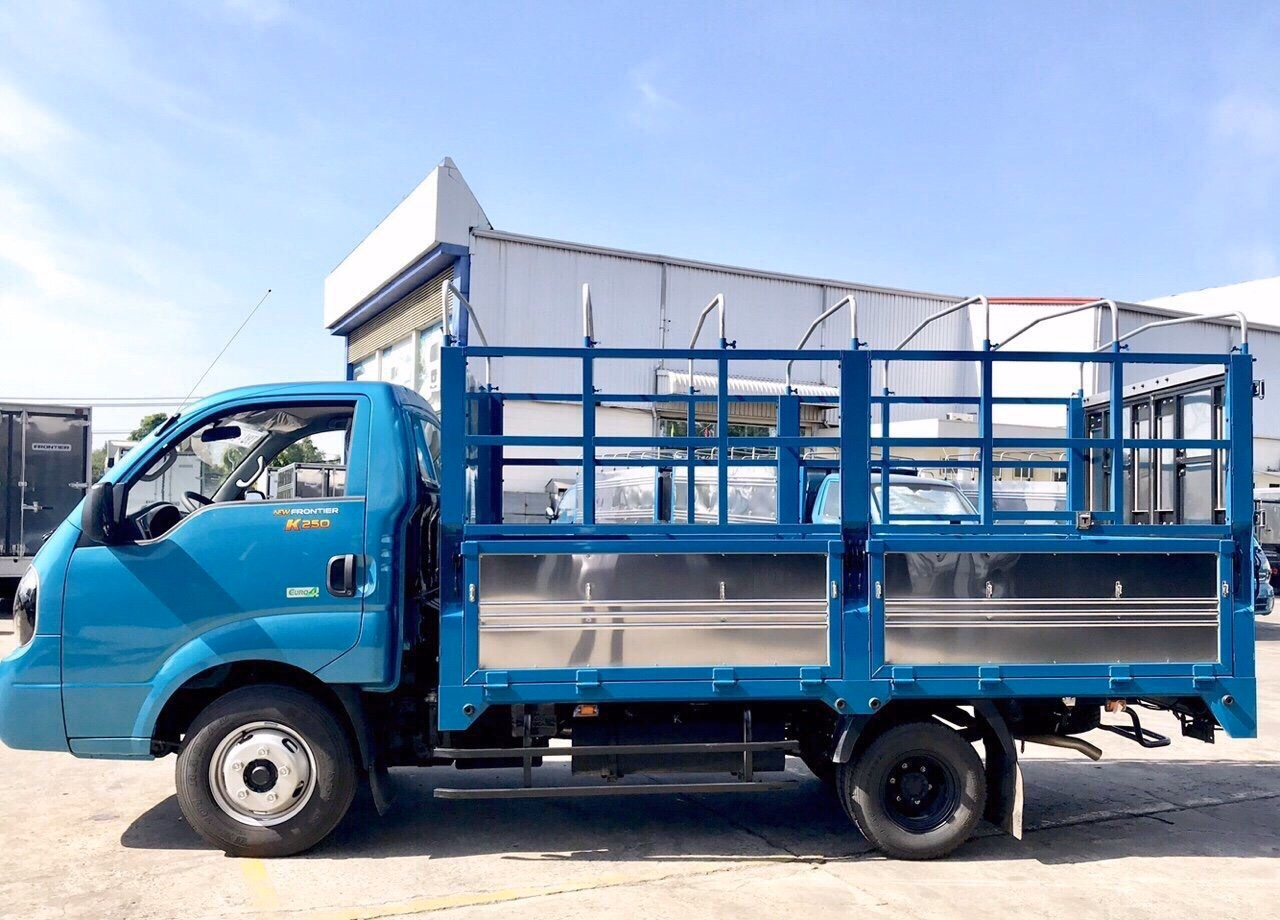 Bán xe tải KIA 2.49 tấn thùng mui bạt mở 5 bửng tiện lợi, tại BR-VT-1