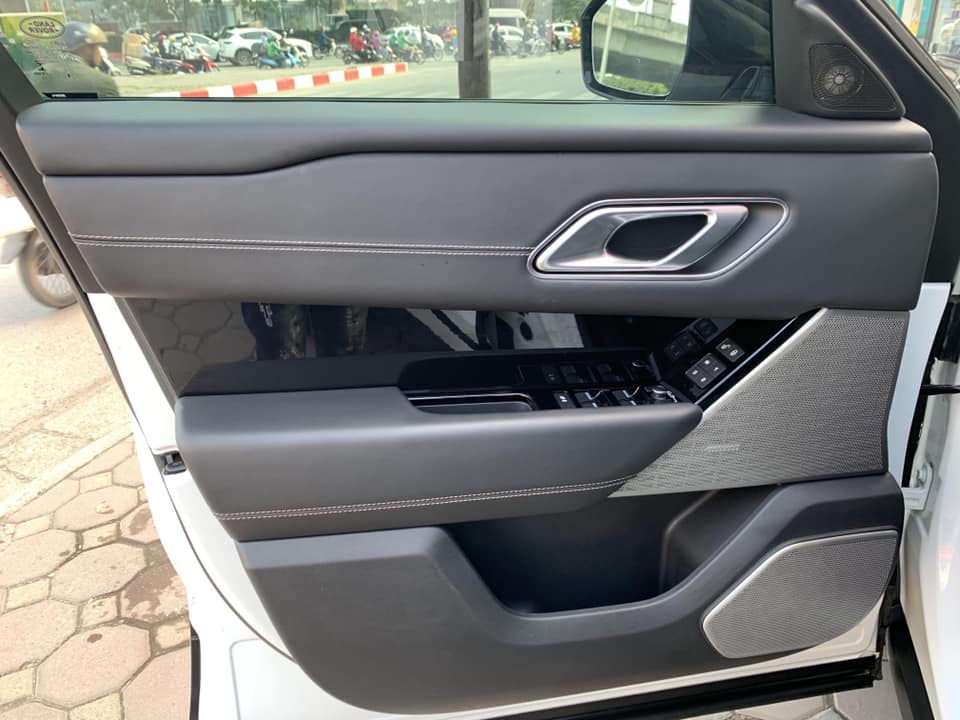 Range Rover VeLar R-Dynamic HSE nhập nguyên chiếc từ Mỹ model 2018-10