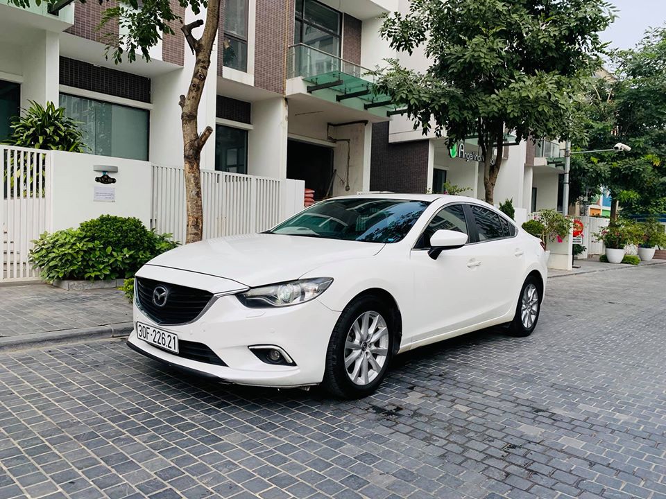 Mazda 6 2.0AT màu trắng SX và ĐK 2016 -1