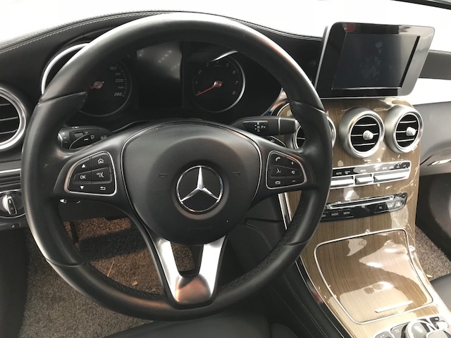 Bán Mercedes GLC250 4Matic sản xuất 2018 xe rất mới, cam kết nội ngoại thất không khác gì xe mới-10