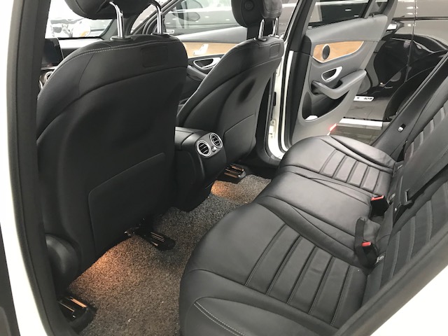 Bán Mercedes GLC250 4Matic sản xuất 2018 xe rất mới, cam kết nội ngoại thất không khác gì xe mới-8