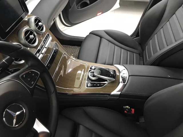Bán Mercedes GLC250 4Matic sản xuất 2018 xe rất mới, cam kết nội ngoại thất không khác gì xe mới-11