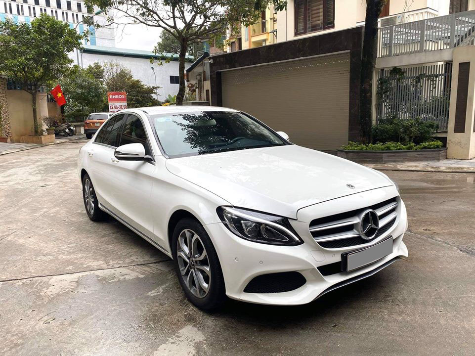 Mercedes C200 sản xuất 2018 màu trắng, nội thất kem đăng ký lần đầu cuối 2018, hộp số 9 cấp-0
