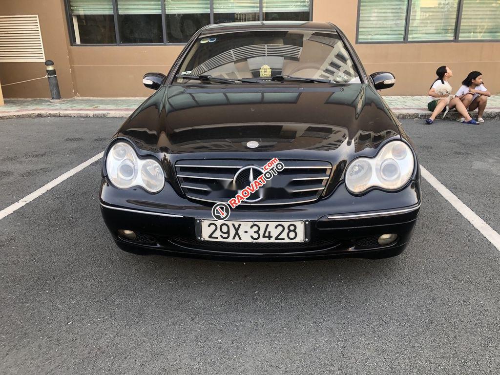 Cần bán lại xe Mercedes C200 MT sản xuất 2001, màu đen số sàn giá cạnh tranh-0