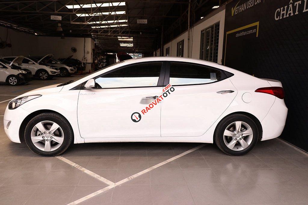 Cần bán Hyundai Elantra 1.8AT sản xuất 2013, màu trắng, xe nhập-5