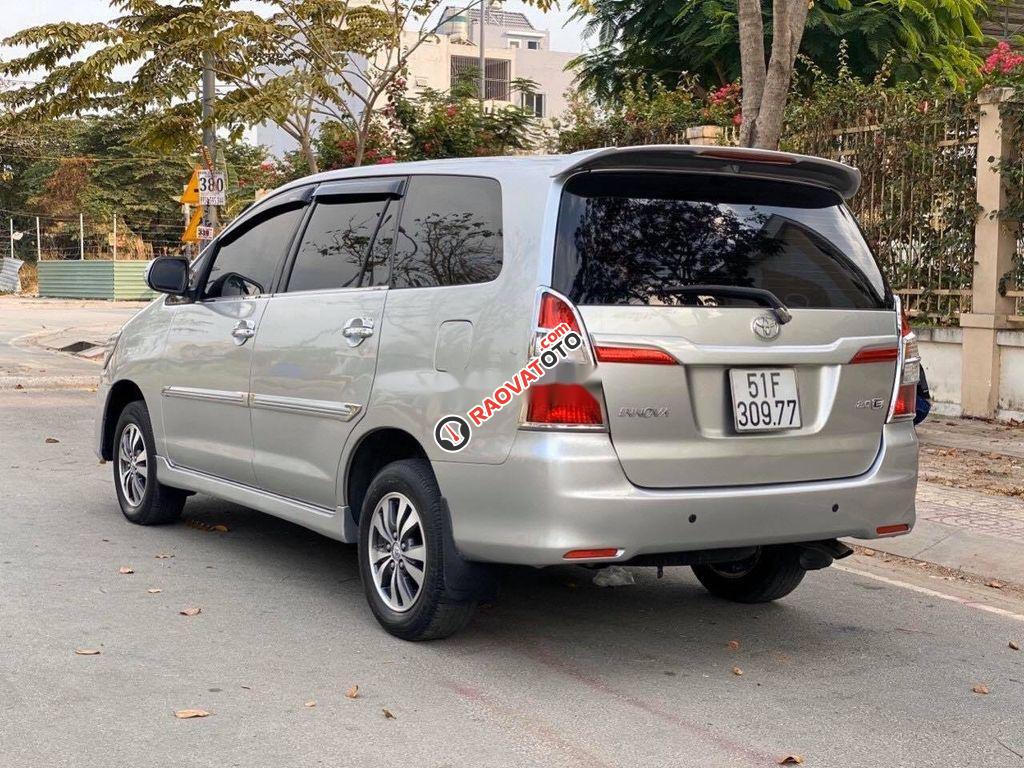 Bán Toyota Innova G đời 2015, màu bạc số sàn-3