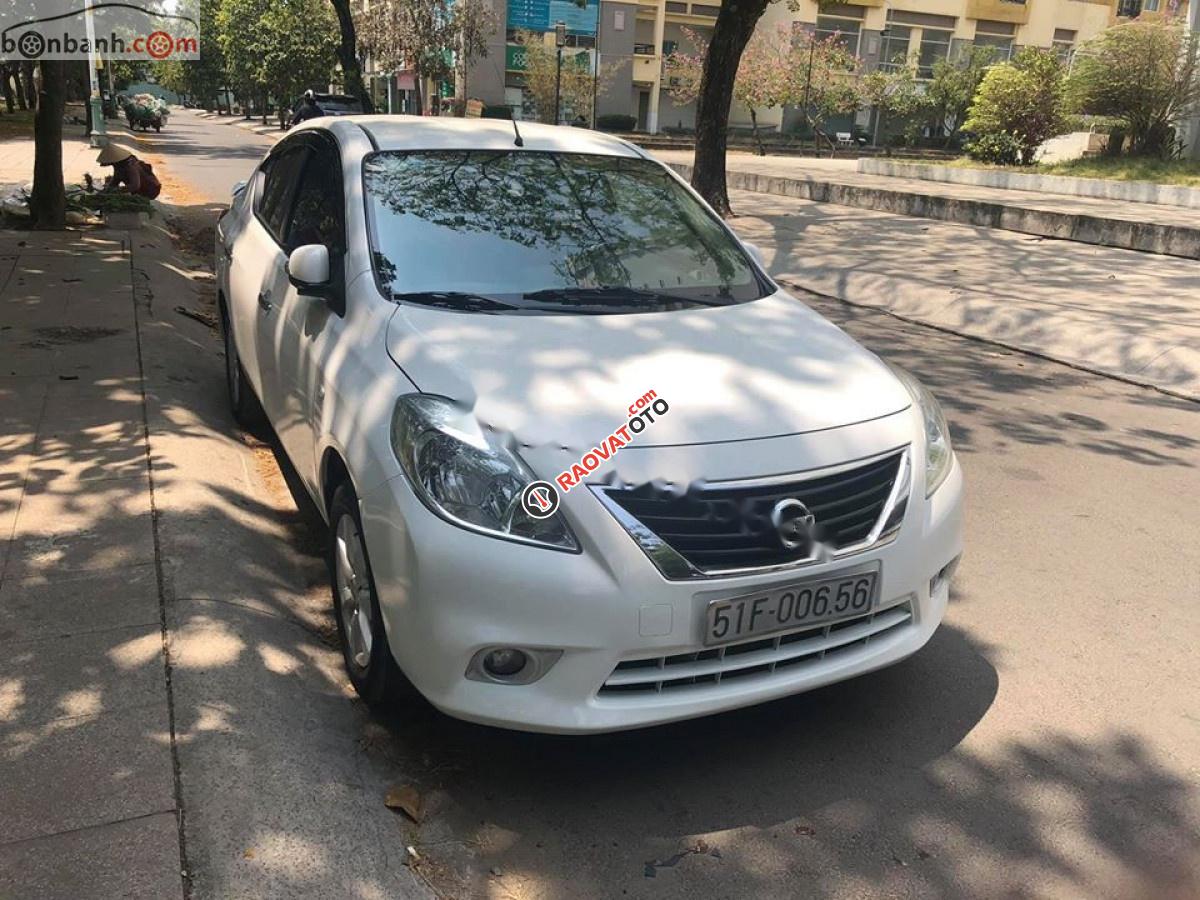 Cần bán gấp Nissan Sunny XV sản xuất 2014, màu trắng xe gia đình, giá tốt-8