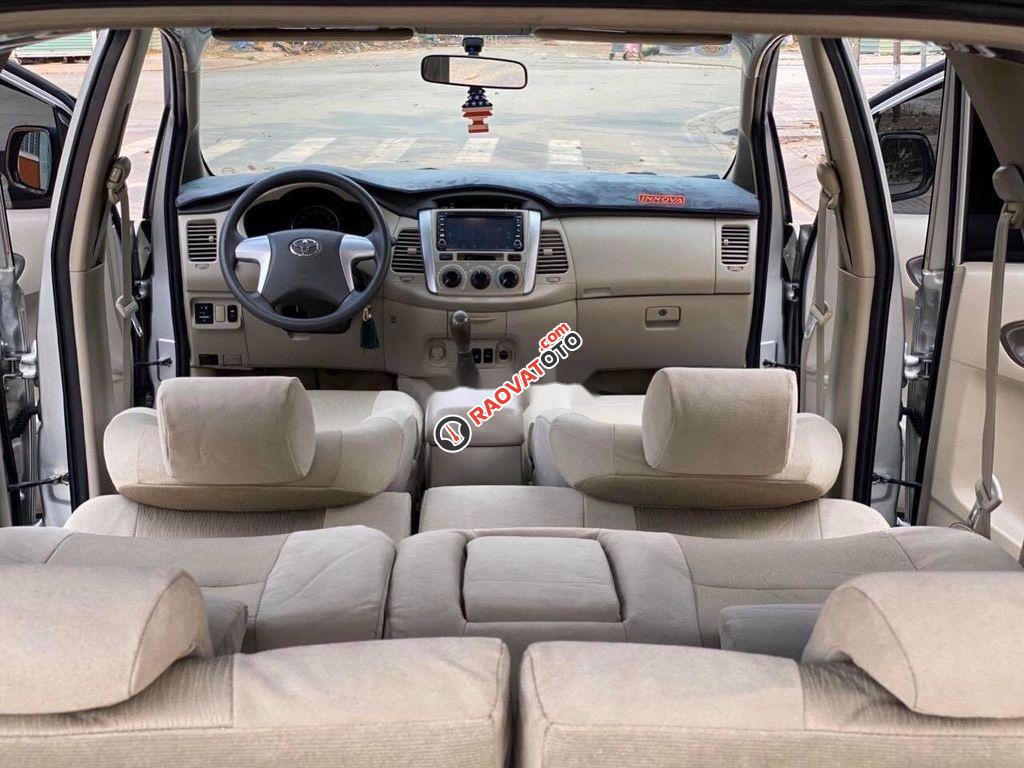 Bán Toyota Innova G đời 2015, màu bạc số sàn-6