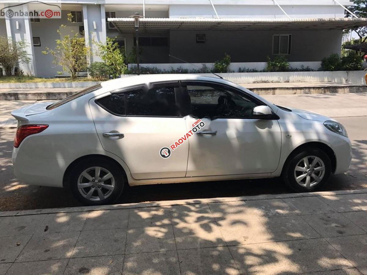 Cần bán gấp Nissan Sunny XV sản xuất 2014, màu trắng xe gia đình, giá tốt-9