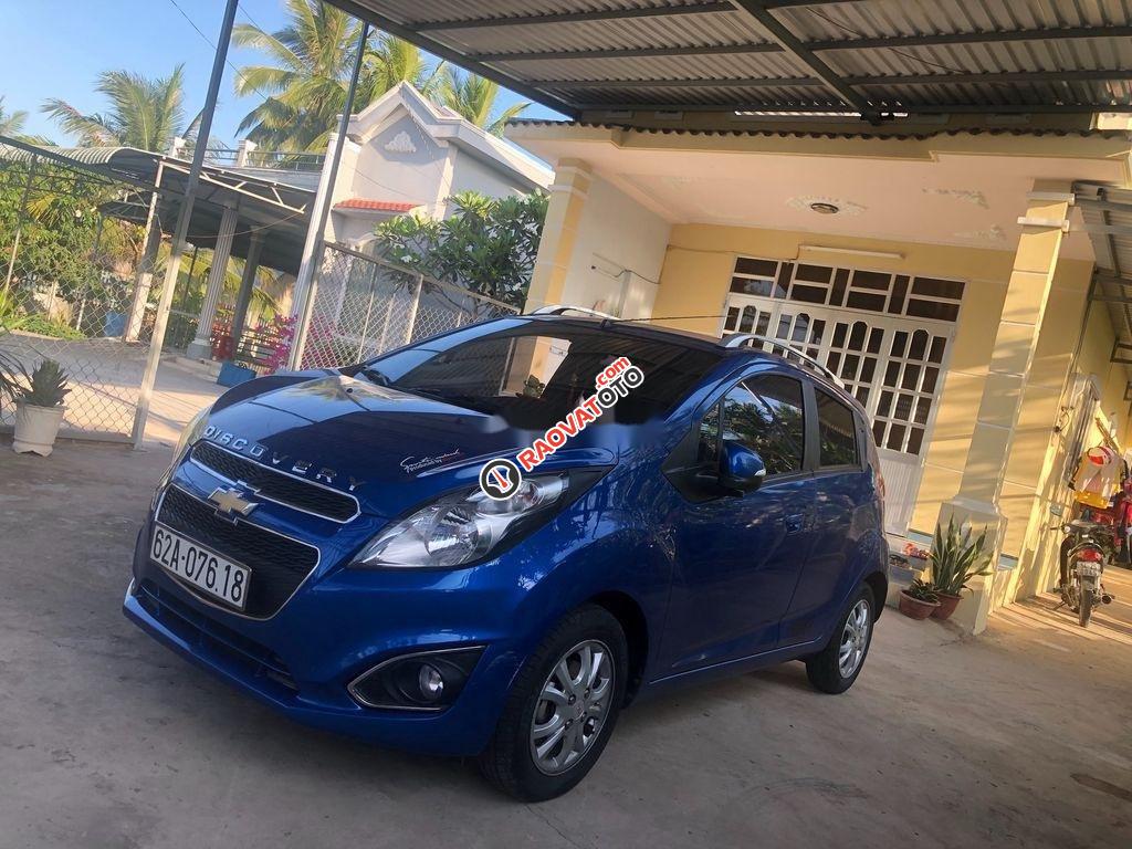 Bán Chevrolet Spark 1.2 LT năm sản xuất 2017, màu xanh lam  -3