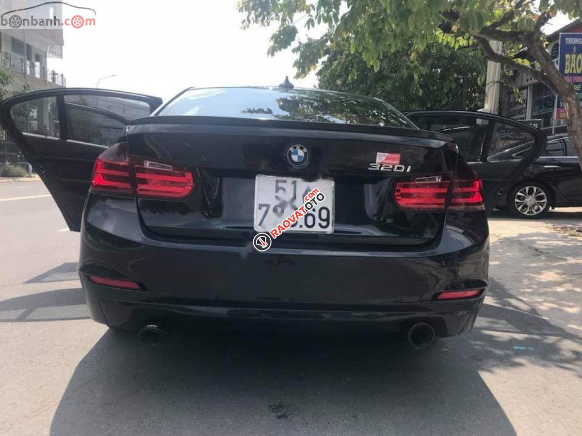 Cần bán gấp BMW 3 Series năm sản xuất 2018, màu đen-3