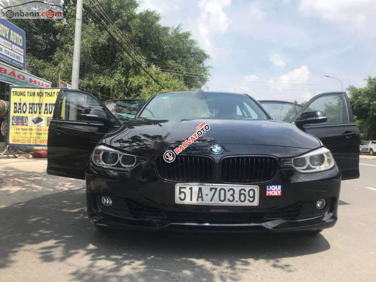 Cần bán gấp BMW 3 Series năm sản xuất 2018, màu đen-0