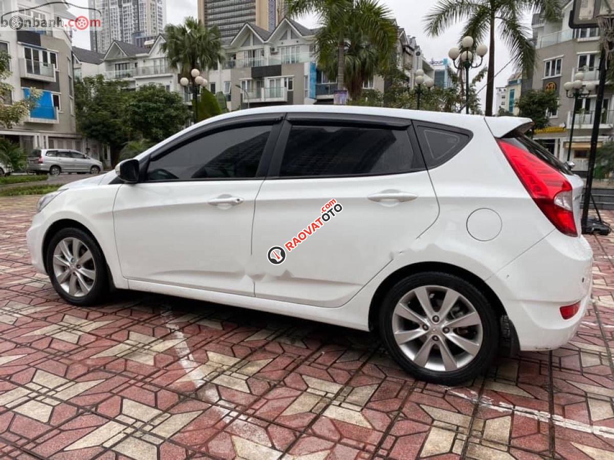 Bán xe Hyundai i30 đời 2014, màu trắng, nhập khẩu-8