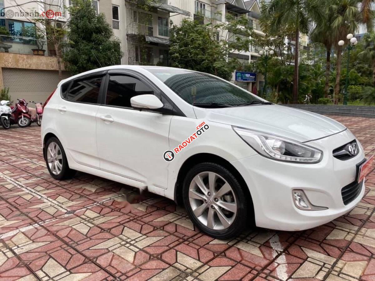 Bán xe Hyundai i30 đời 2014, màu trắng, nhập khẩu-4