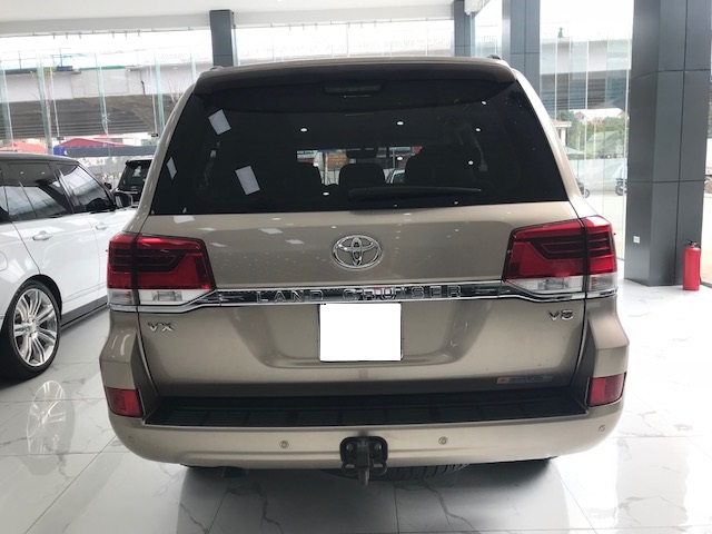 Cần bán lại xe Toyota Land Cruiser VX 2017, màu vàng, nhập khẩu nguyên chiếc-5