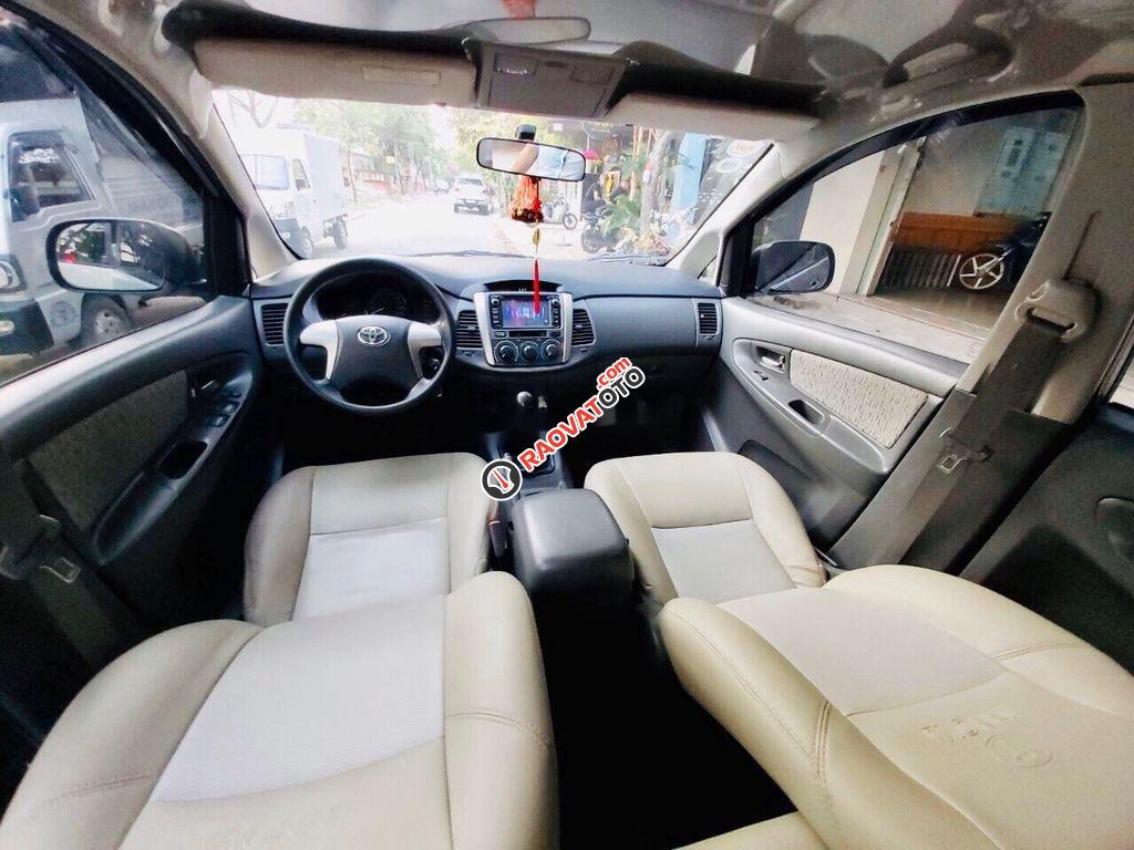 Cần bán xe Toyota Innova E sản xuất năm 2012 giá cạnh tranh-4