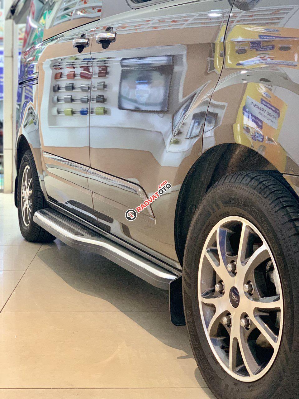 Giảm giá cực sâu - Tặng phụ kiện chính hãng khi mua chiếc Ford Tourneo 2.0L Titanium AT, sản xuất 2019-7
