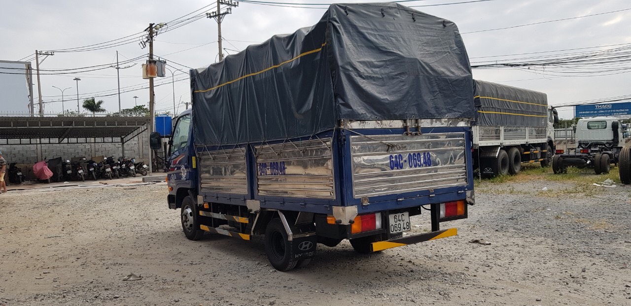 Huyndai N250 thùng mui bạt tải 2.2 tấn, đời 2018 như mới-8