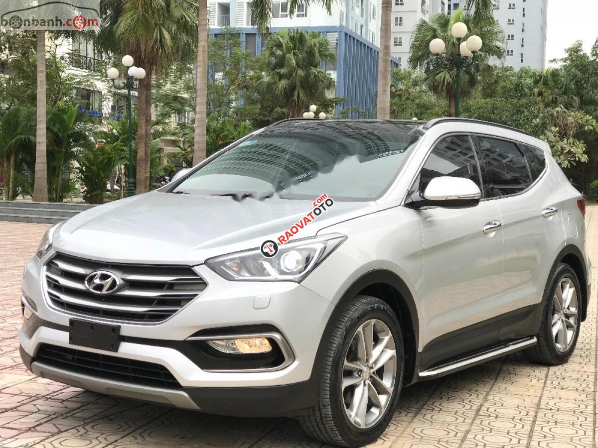 Cần bán Hyundai Santa Fe đời 2017, màu bạc-2