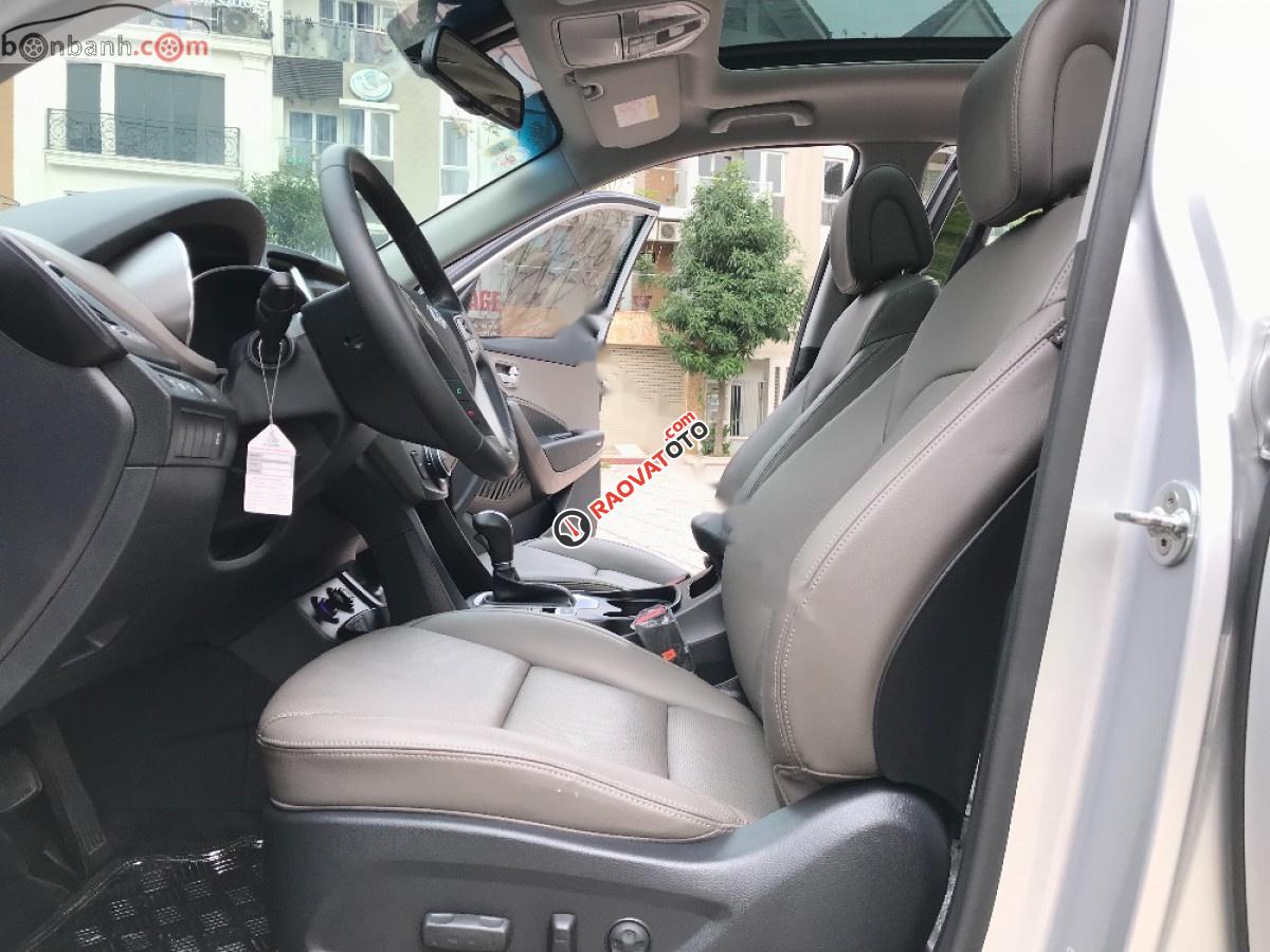 Cần bán Hyundai Santa Fe đời 2017, màu bạc-7