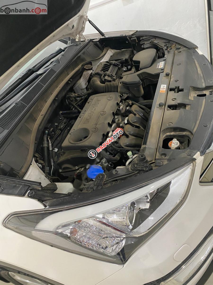 Cần bán Hyundai Santa Fe 2.4L 4WD đời 2015, màu trắng đẹp như mới-0