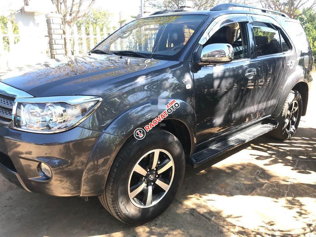 Bán Toyota Fortuner G đời 2009, màu xám số sàn, giá 520tr-0