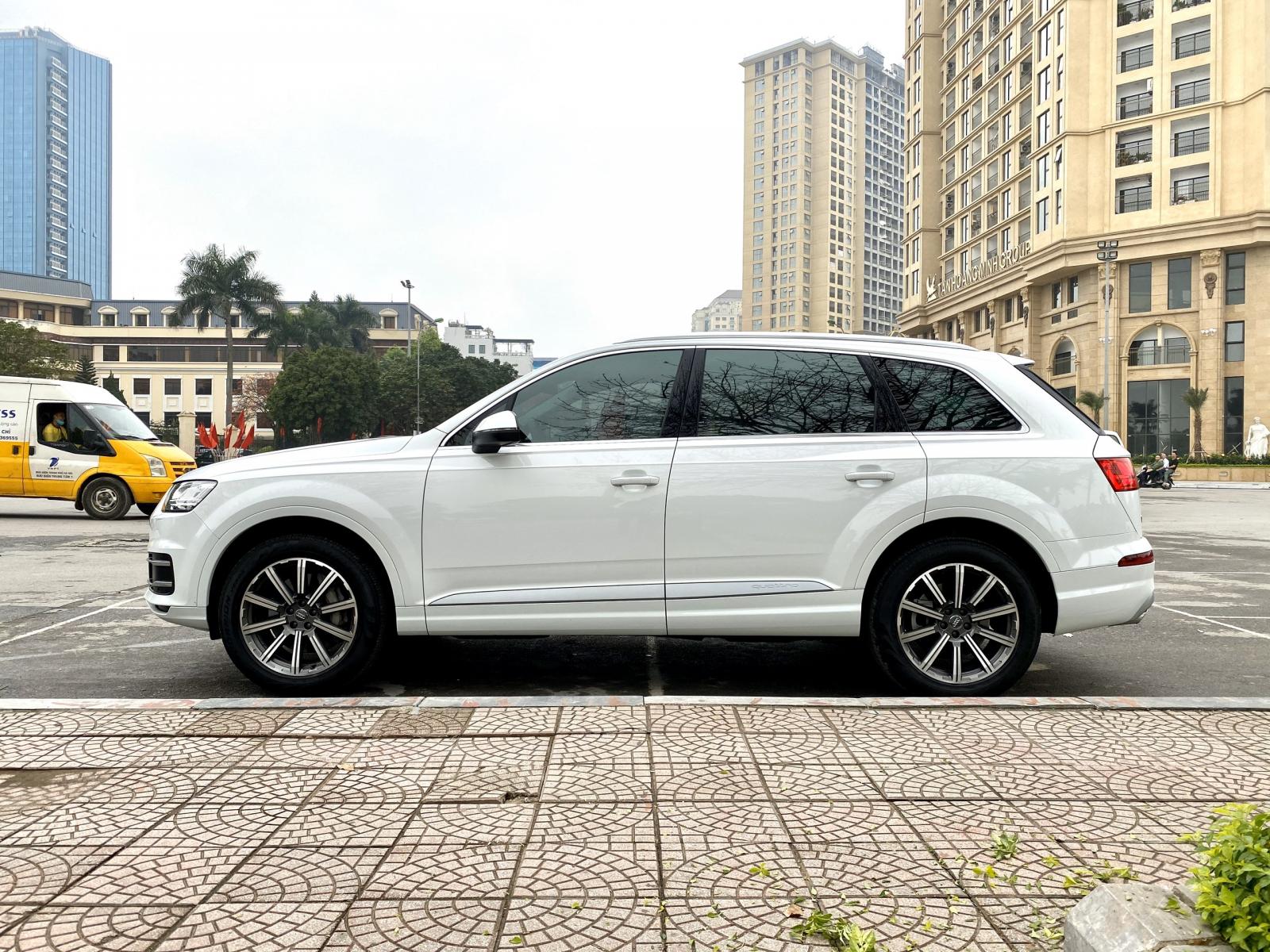 Cần bán Audi Q7 năm 2018, màu trắng, nhập khẩu chính hãng-2