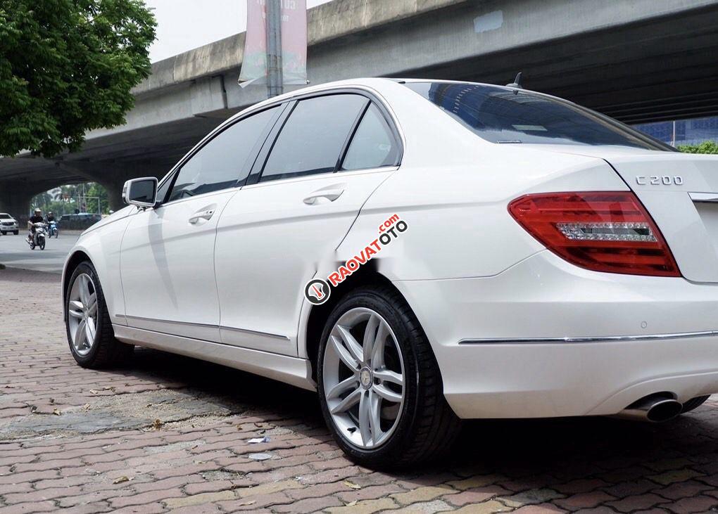 Cần bán gấp Mercedes C200 năm 2013, màu trắng-7