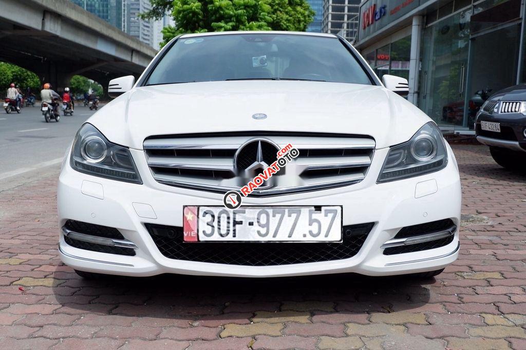 Cần bán gấp Mercedes C200 năm 2013, màu trắng-11